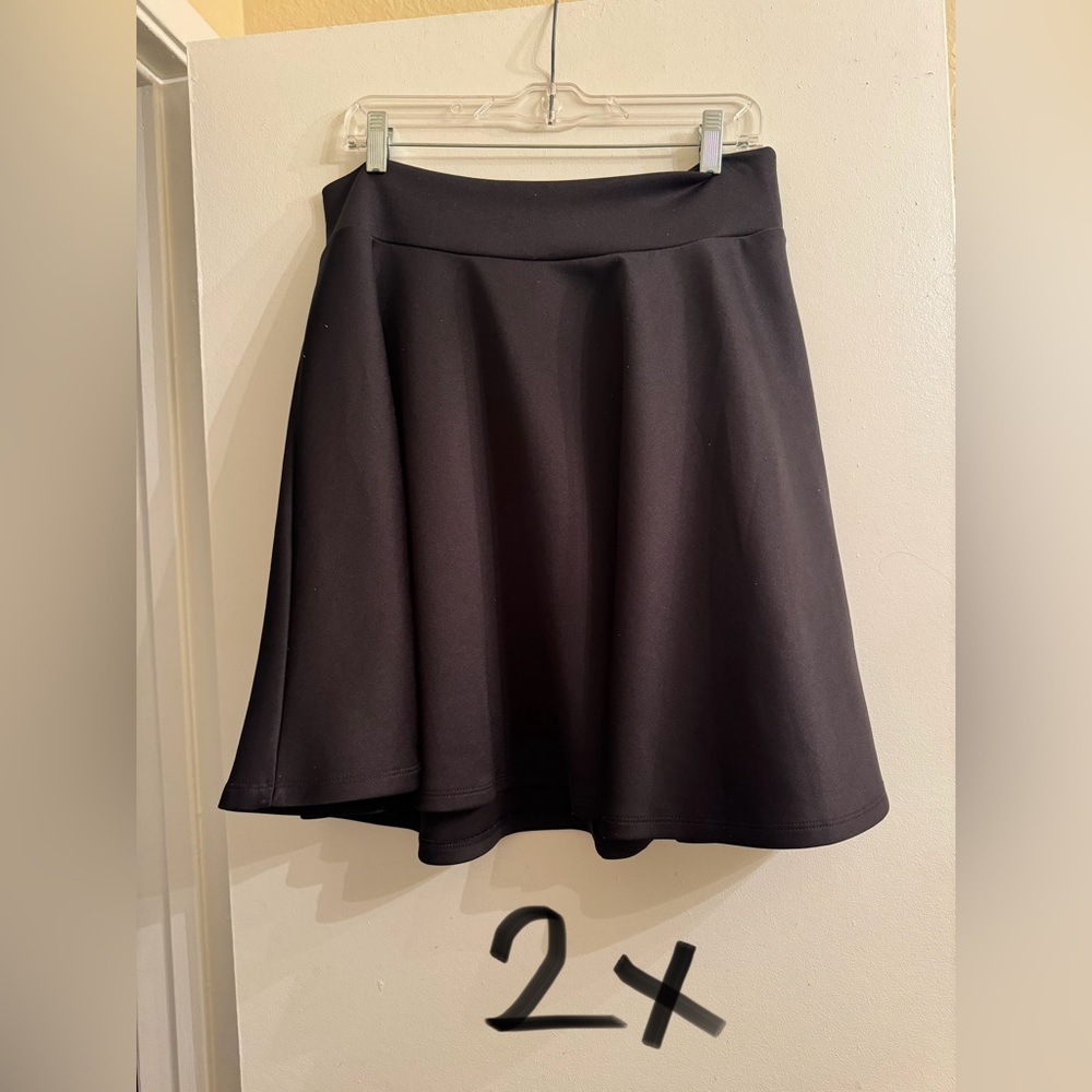 Black circle skirt 2x